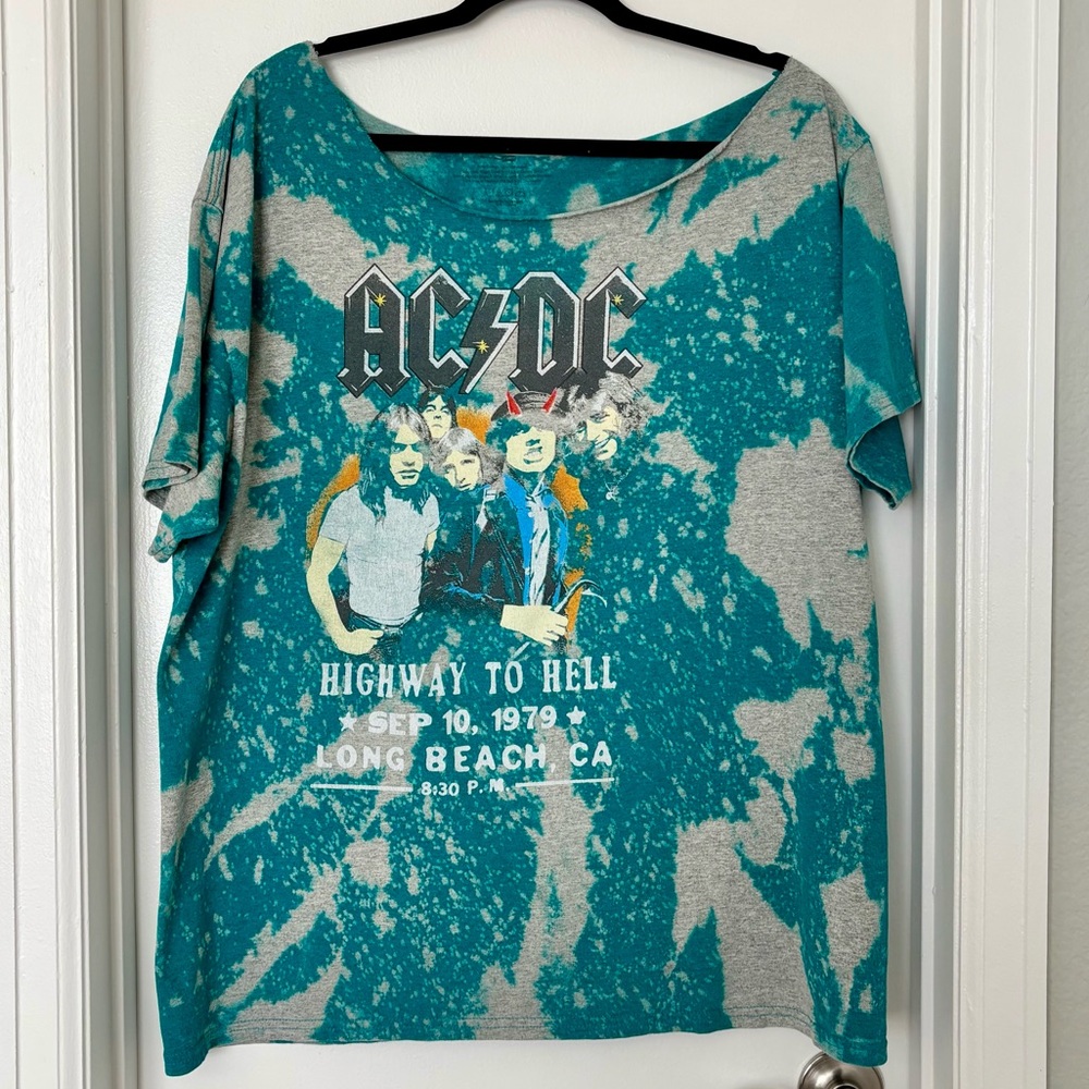 AC/DC • Vintage Teal Tie-Dye ‘Highway to Hell’ Tour Merch Graphic Tee - Size XL - Picture 2 of 9